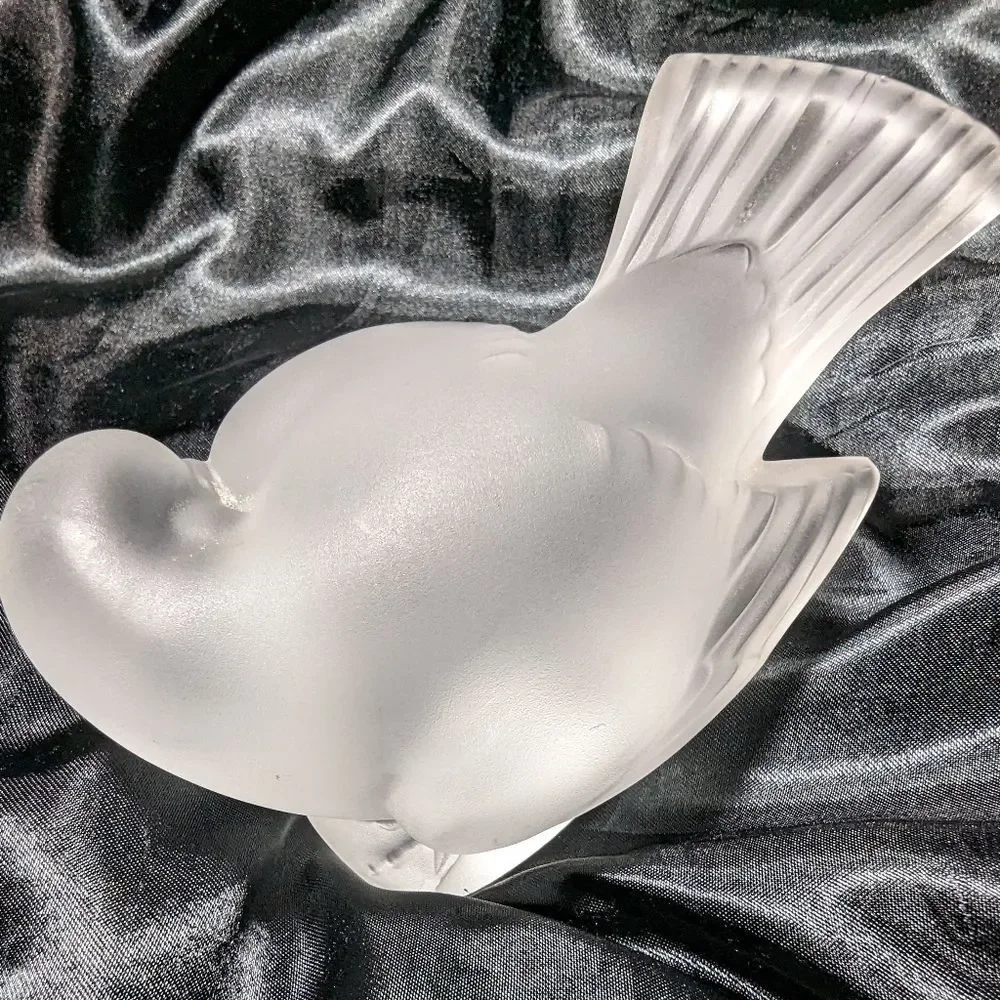 Vintage Signed Lalique (France) Crystal Swallow 1980